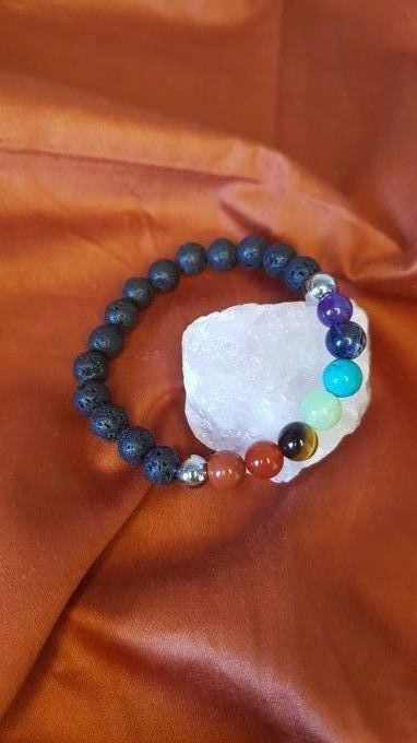 Bracelet "7 chakras et pierre de lave"
